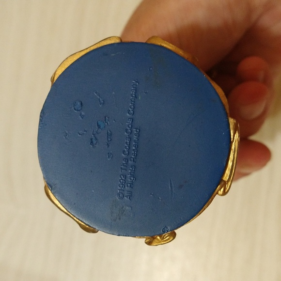 Vintage 1992 Coca Cola Santa Standing On The World Ornament - Picture 6 of 6